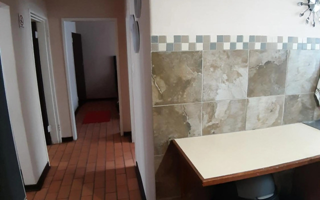 Roos Getaway Apartments #8