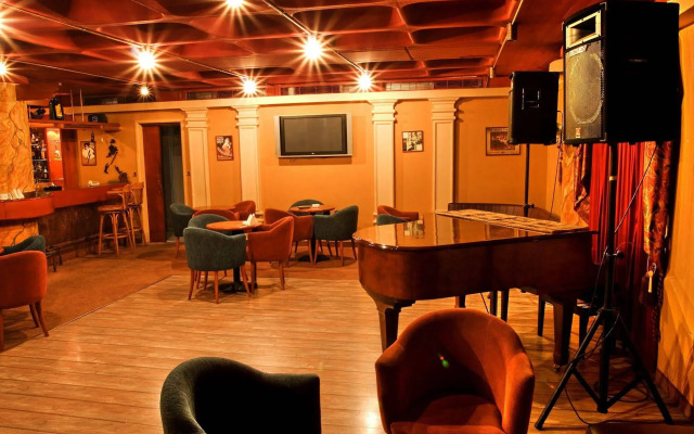 Madisson Hotel