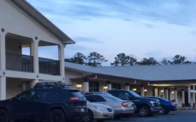 Budget Inn And Suites