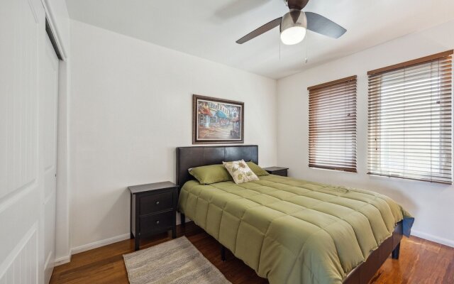 Charming Retreat On West Quince Street 2 Bedroom Condo by RedAwning