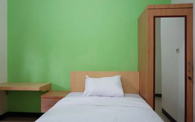 Wisma Handayani Syariah by OYO Rooms