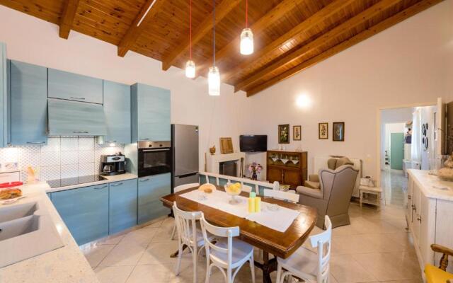 Kiko, the Coastline house