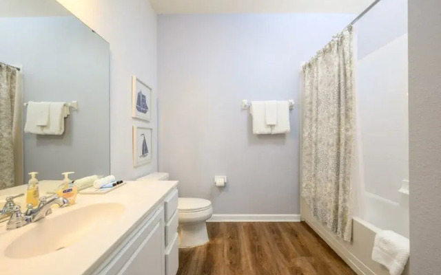 Vista Cay Electra 3 Bedroom Condo by RedAwning