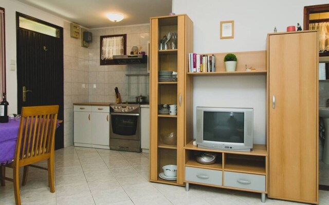 Charming 3-bed Apartment in Vrsi