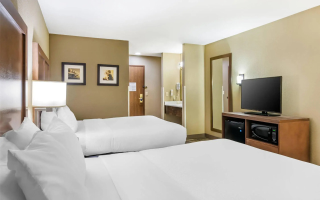 Comfort Inn Sedalia Station