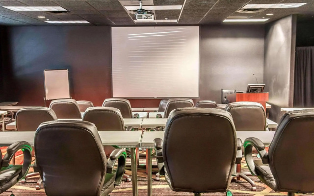 Sleep Inn & Suites Conference Center and Water Park