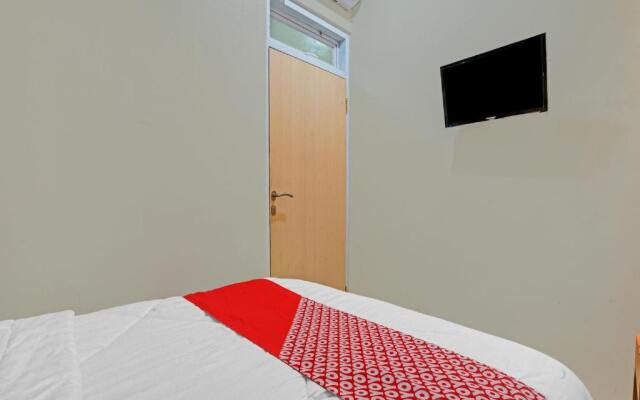 OYO 90804 Oma Uti Homestay Syariah