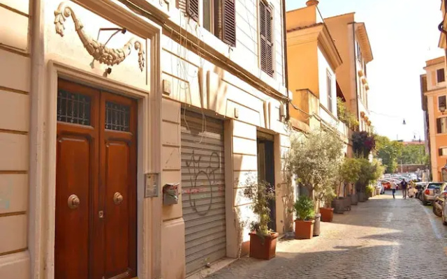 Romaresidence Trastevere Guesthouse