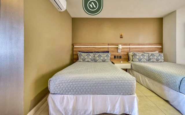 Oceanfron 4 BR Condo - Beach - Wyndham Pool