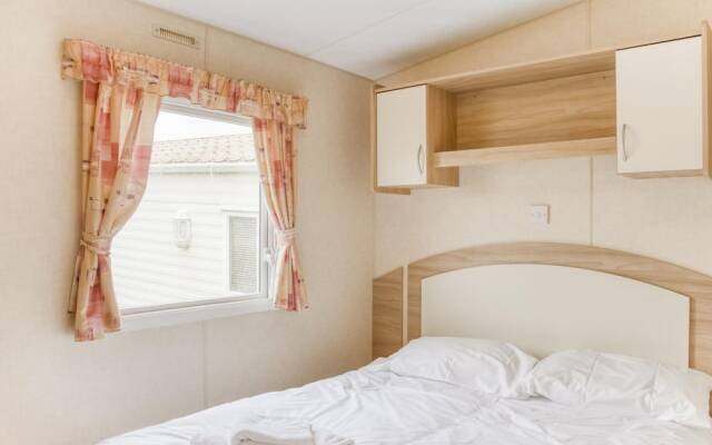 Gorgeous Home in Hastings With Sea Nearby