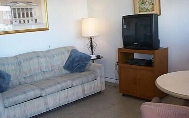 Aquarius Arms Motel