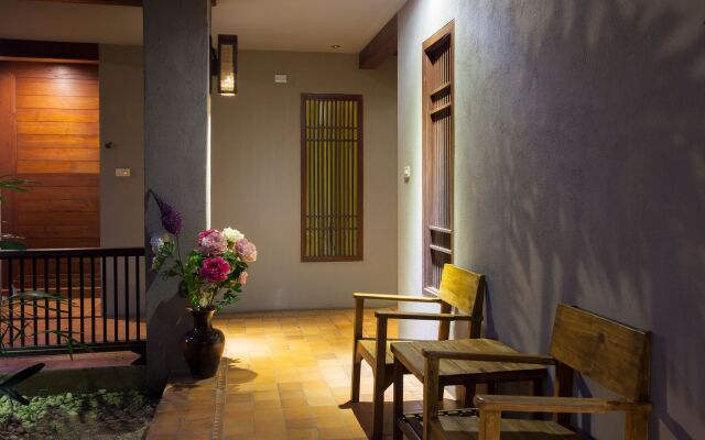 Baan La Poon Hotel