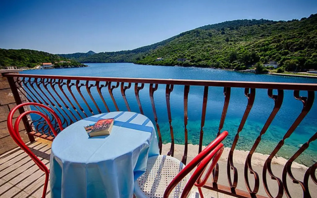 Apartments Malo Lago