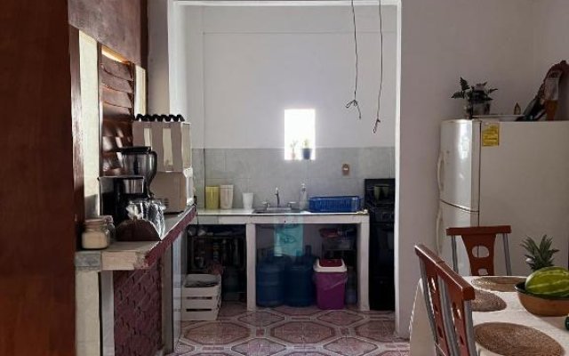 HomeStay Pochutla- Double Bed With Shared Bathroom in Private Home. Excellent Location, Wifi