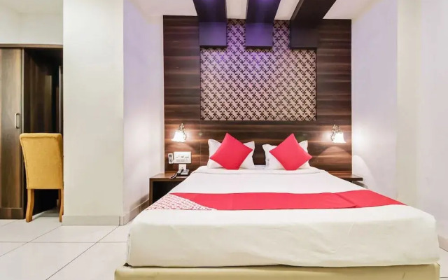 Oyo 30525 Dwarka Grand