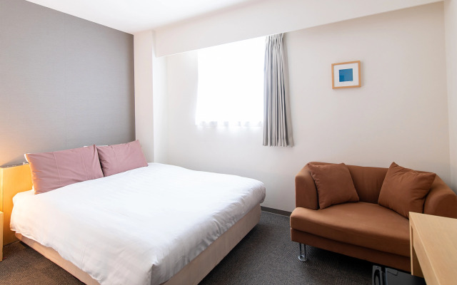 Hotel day by day