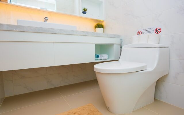 Aristo 2 Beach Front - by Holy Cow 413