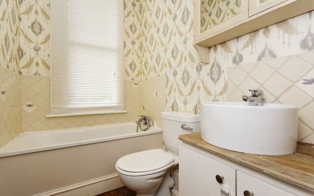 Albert Bridge Apartment