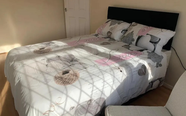 Stunning 3-bed House in Cheadle