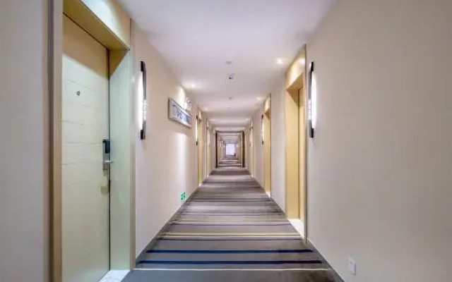 Vienna 3 Best Hotel (Nanning Huoche Dongzhan)