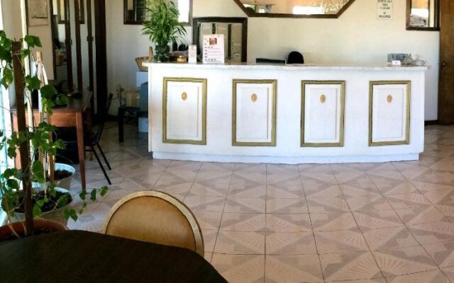 Crystal Palace Inn Brownfield