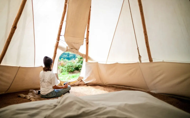 Black Shanti Tipi 2 With Ocean View