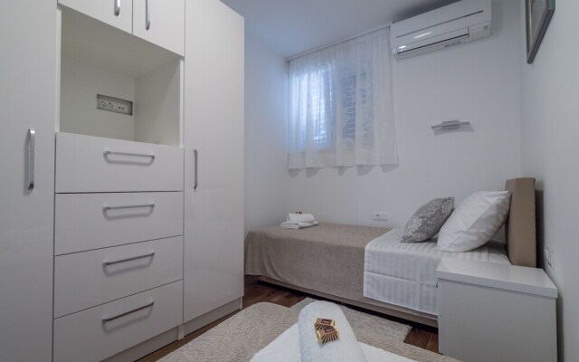 Drop In Split Apartments