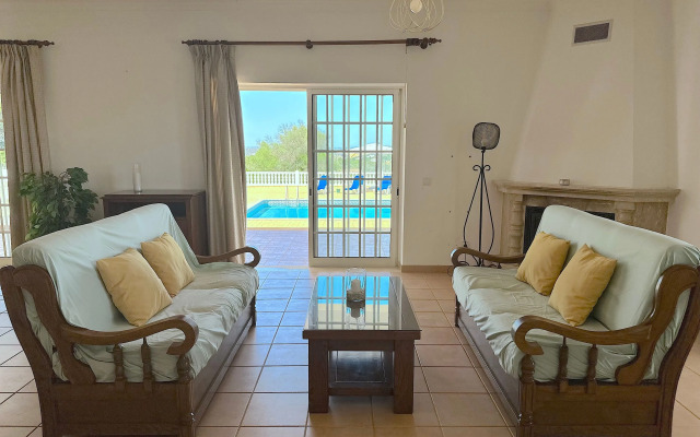 BnB Homes Luxurious Villa With 5 Bedrooms Pool