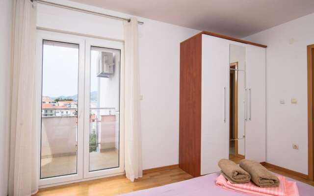 Eli - 150m From the Beach - A1