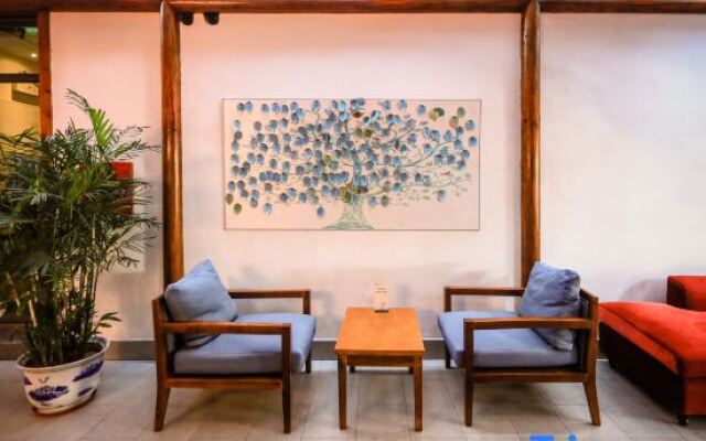 Ruyuan Culture Theme Inn