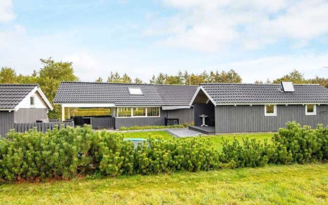 8 Person Holiday Home in Hovborg