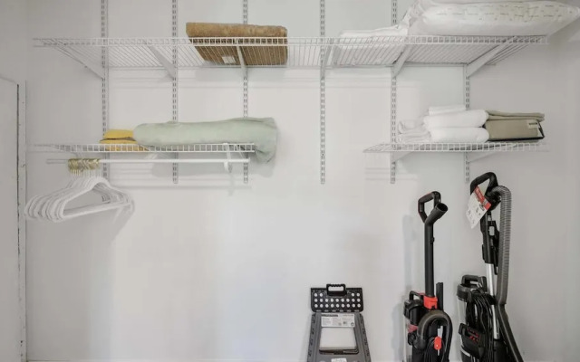 The Oak Hideaway Pet Friendly 3bd!