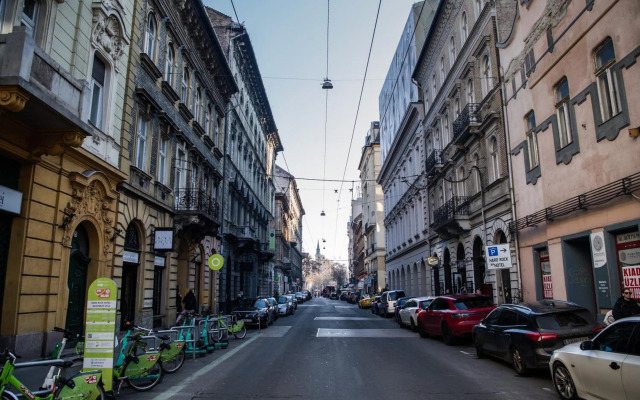 Z30 Studio In The City Center.