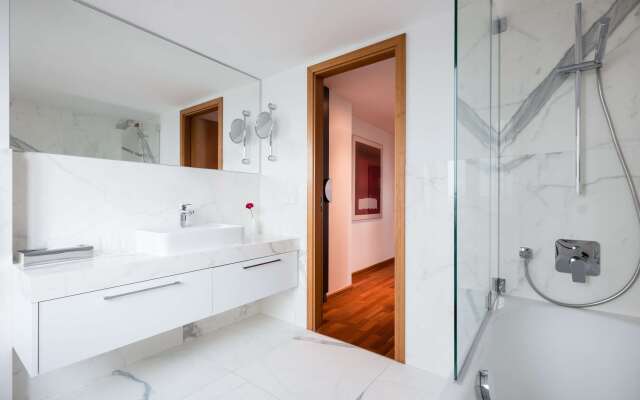 Lindner Hotel Frankfurt Main Plaza, part of JdV by Hyatt