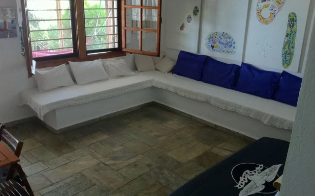 Agrelia House
