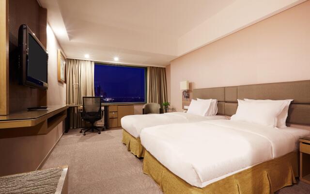 Holiday Inn Riverside Wuhan by IHG