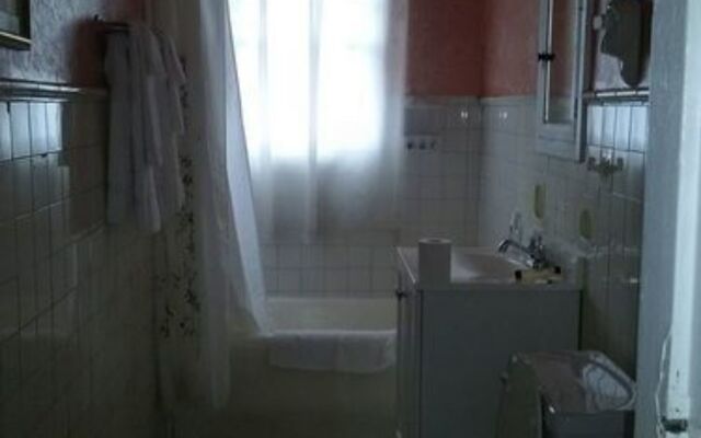 Six Acres Bed & Breakfast