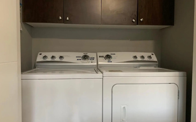 Spacious Burnaby Guest Home