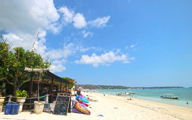 Puri Nusa Beach Hotel