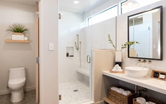 Penthouse 2br/2ba in Warehouse Dist. by Domio