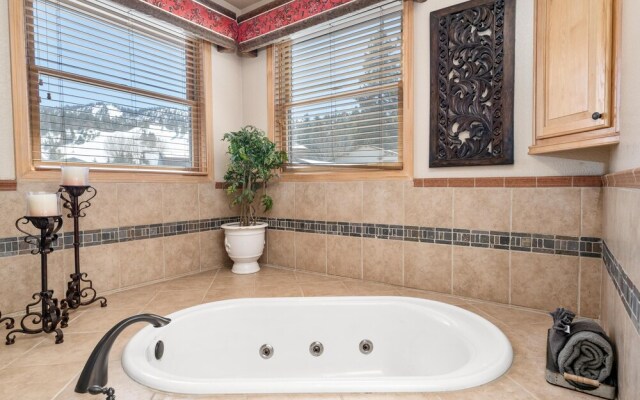 057 - Opulence at Wolf Creek