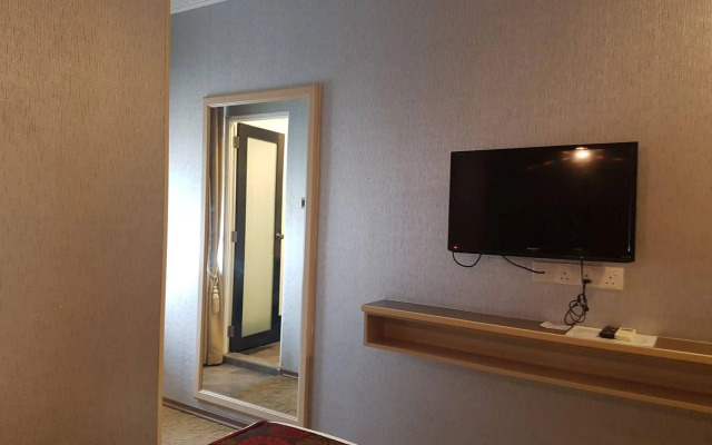 The Grand Orange World Hotel