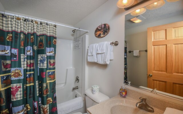 Old Bruin's Den 4 Bedroom House