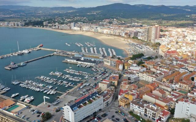 Gran Atic A Primer Linia De Mar