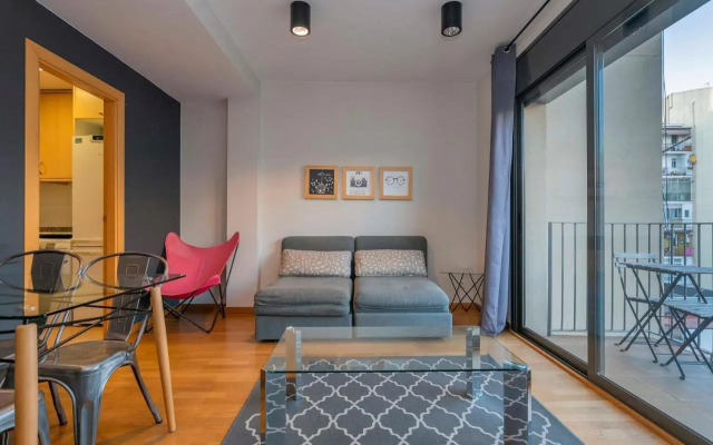 Modern and bright apartment in Eixample 3-1