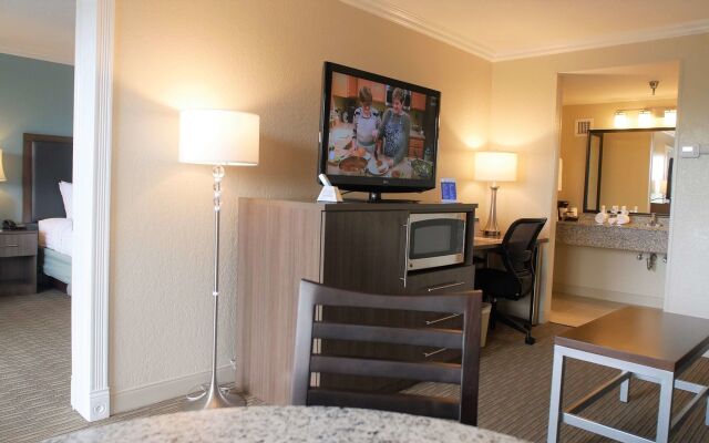 Spark by Hilton Sarasota Siesta Key Gateway