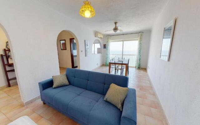 6th floor seafront apartment with open sea views