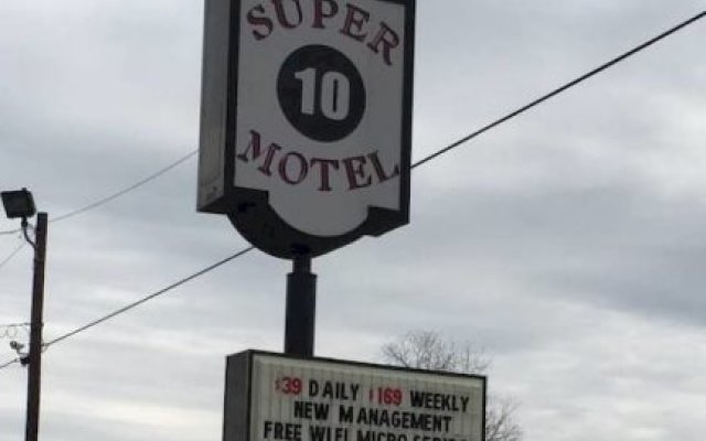 Super 10 Motel
