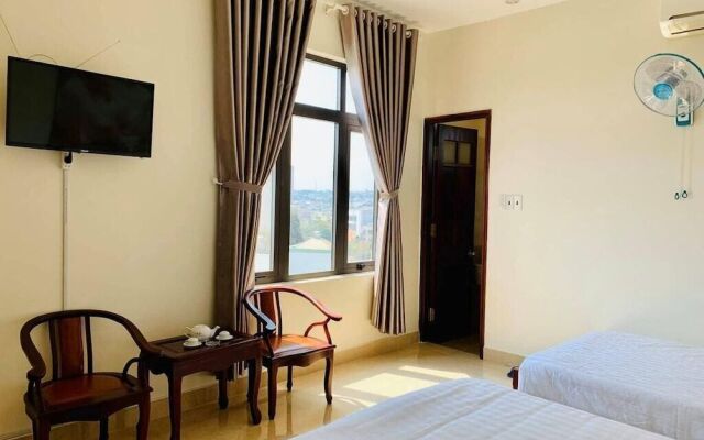 Elisa Hotel