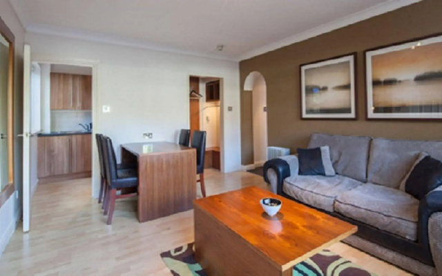 The New London Carlton Hotel & Service Apartments